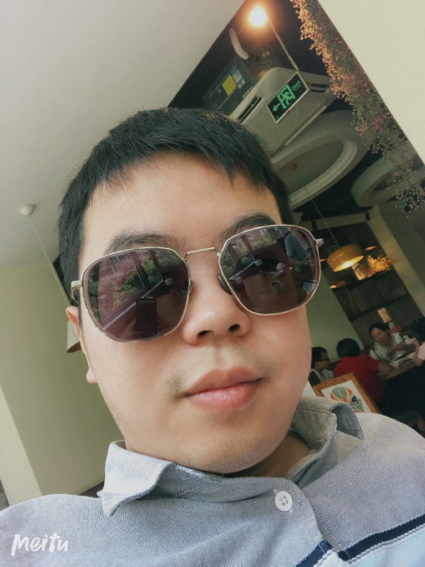 月台等路人的第一张照片--福鼎征婚网